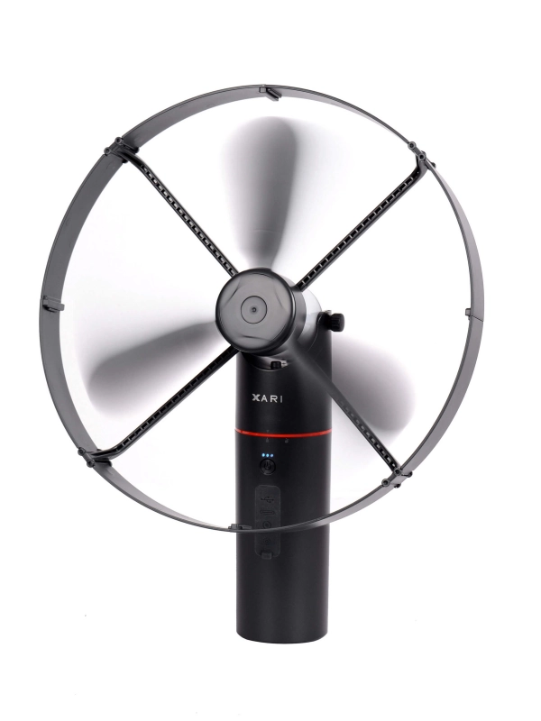 Wentylator z dokręconym powerbankiem w XP5.JPG