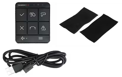 Zdjęcie przedstawiające część zawartości opakowania urządzenia YANBOX XS. Urządzenie YANBOX XS, kabel USB-C, rzep mocujący.